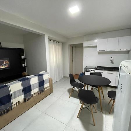 Casa Fundos Eco City 03 Simples E Confortavel Com 2 Quartos E Garagem Curitiba Bagian luar foto
